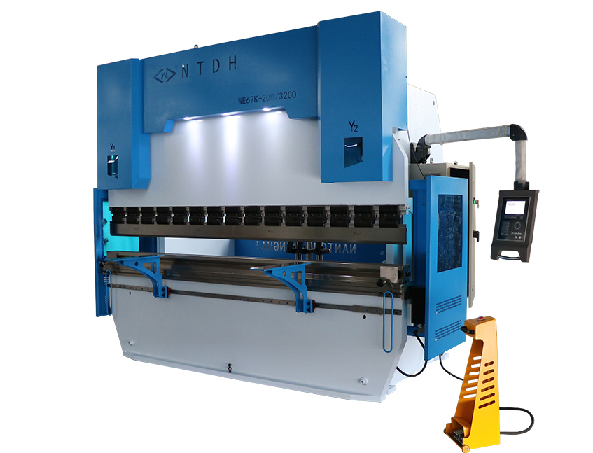 WE67K-200/3200 CNC press brake